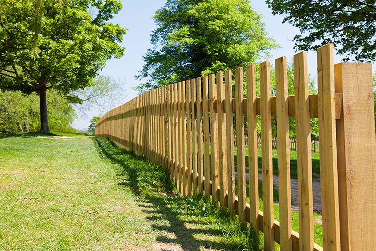Installation de clôtures Verneuil-l'Étang
